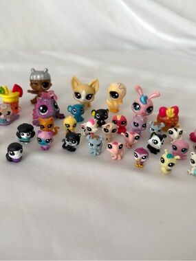 Littlest pet shop LPS figurine toys lot 33 pieces shopkins mini small teensies